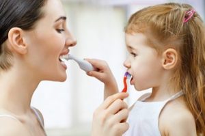 limpiar dientes niños