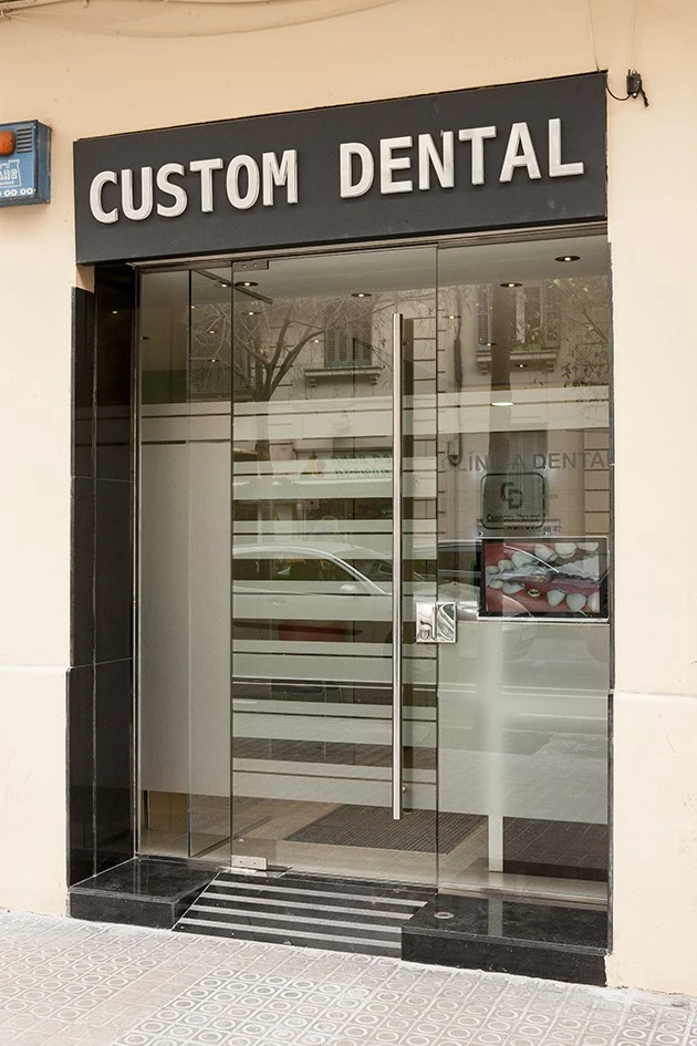 Clínica Dental Custom Dental en Barcelona