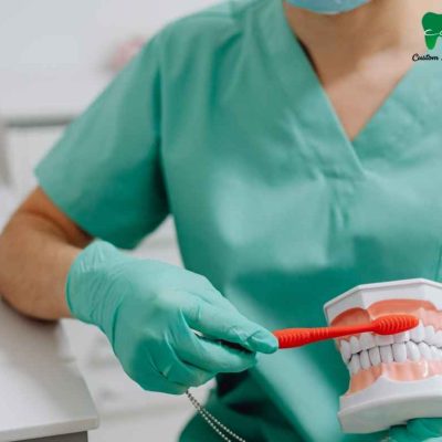 Te explicamos como cuidar tus dientes y encías. En Custom Dental, queremos que tengas la mejor sonrisa.